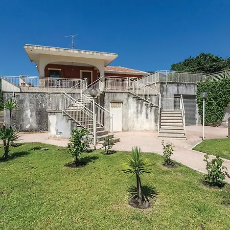 Tatil Evi Stunning Home In Zafferana Etnea With 3 Bedrooms And Wifi *