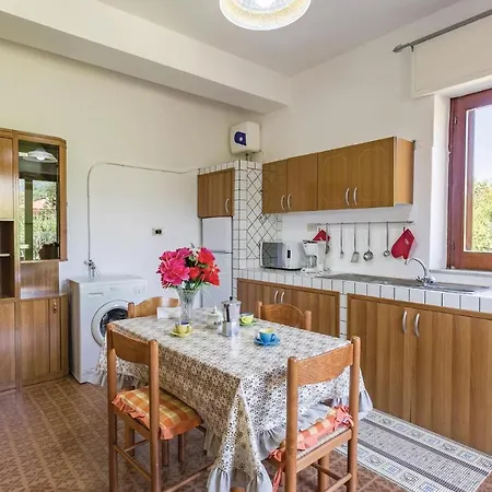 Stunning Home In Zafferana Etnea With 3 Bedrooms And Wifi *