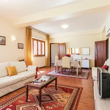 Stunning Home In Zafferana Etnea With 3 Bedrooms And Wifi *